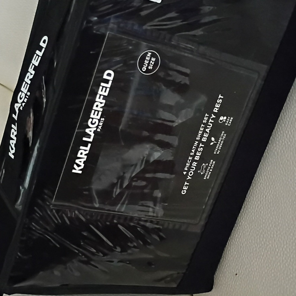 KARL LAGERFELD Queen 4 Piece Satin Sheet Set Black
